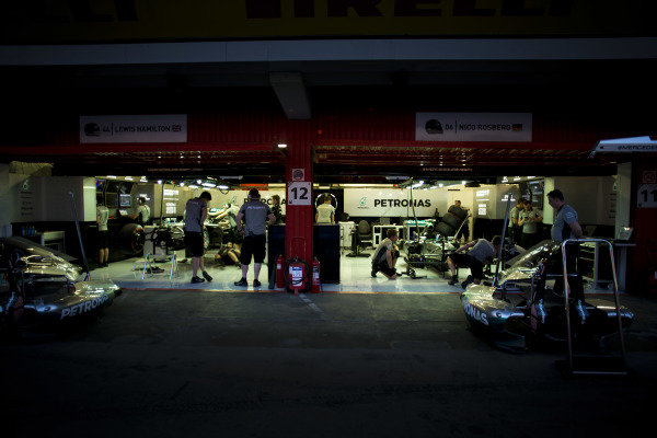 Circuit de Catalunya, Barcelona, Spain.
Friday 9 May 2014.
Night falls on the Mercedes AMG garage.
World Copyright: Steven Tee/LAT Photographic.
ref: Digital Image _L0U4972 Circuit de Catalunya, Barcelona, Spain.
Friday 9 May 2014.
Night falls on the Mercedes AMG garage.
World Copyright: Steven Tee/LAT Photographic.
ref: Digital Image _L0U4972