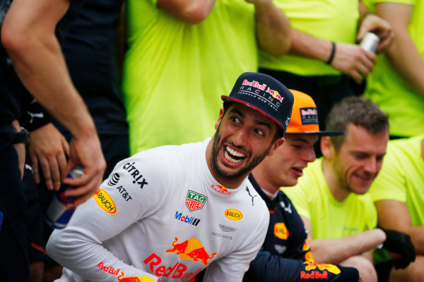 Sepang International Circuit, Sepang, Malaysia.
Sunday 01 October 2017.
Daniel Ricciardo, Red Bull Racing, celebrates alongside winner Max Verstappen, Red Bull Racing.
World Copyright: Zak Mauger/LAT Images
ref: Digital Image _X0W9222 Sepang International Circuit, Sepang, Malaysia.
Sunday 01 October 2017.
Daniel Ricciardo, Red Bull Racing, celebrates alongside winner Max Verstappen, Red Bull Racing.
World Copyright: Zak Mauger/LAT Images
ref: Digital Image _X0W9222