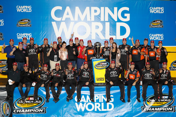 NASCAR Camping World Truck Series
Ford EcoBoost 200
Homestead-Miami Speedway, Homestead, FL USA
Friday 17 November 2017
Champion Christopher Bell, JBL Toyota Tundra with team and Toyota personnel
World Copyright: Michael L. Levitt
LAT Images