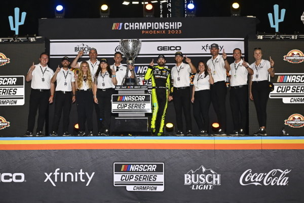 #12: Ryan Blaney, Team Penske, Menards/Dutch Boy Ford Mustang wins the 2023 Championship.