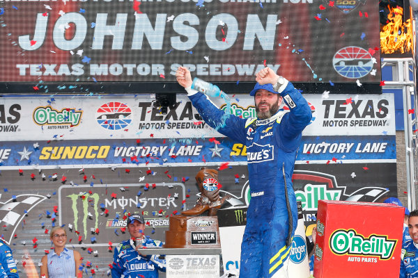 2017 Monster Energy NASCAR Cup Series
O'Reilly Auto Parts 500
Texas Motor Speedway, Fort Worth, TX USA
Sunday 9 April 2017
Jimmie Johnson celebrates his win with a burnout
World Copyright: Russell LaBounty/LAT Images
ref: Digital Image 17TEX1rl_5465 2017 Monster Energy NASCAR Cup Series
O'Reilly Auto Parts 500
Texas Motor Speedway, Fort Worth, TX USA
Sunday 9 April 2017
Jimmie Johnson celebrates his win with a burnout
World Copyright: Russell LaBounty/LAT Images
ref: Digital Image 17TEX1rl_5465