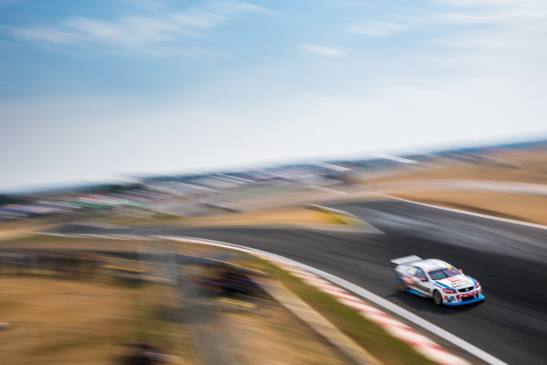 2017 Supercars Championship Round 2. 
Tasmania SuperSprint, Simmons Plains Raceway, Tasmania, Australia.
Friday April 7th to Sunday April 9th 2017.
Garth Tander drives the #33 Wilson Security Racing GRM Holden Commodore VF.
World Copyright: Daniel Kalisz/LAT Images
Ref: Digital Image 070417_VASCR2_DKIMG_0416.JPG