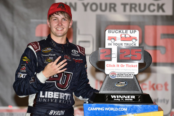 6-7 July, 2016, Sparta, Kentucky USA
William Byron celebrates his win in Victory Lane
?2016, Nigel Kinrade
LAT Photo USA